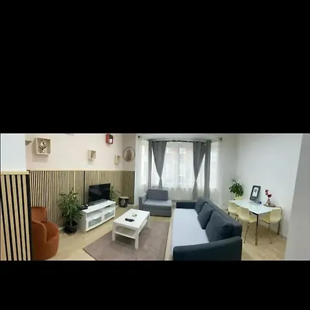 Modern In Molenbeek-saint-jean / 77 M² / Parking Lejlighed *