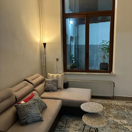 Et Dans Un Immeuble *