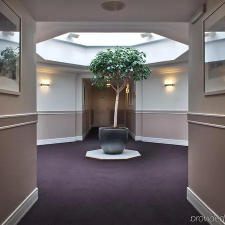 Nh Carrefour De L'europe 4*