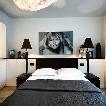 Charles Home - Grand Place Aparthotel Brussels