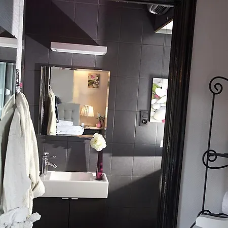 D&f Suites Bed & Breakfast