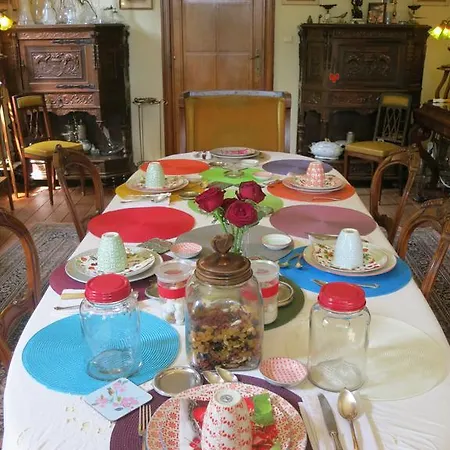 فندق مبيت وإفطار Les Taillis