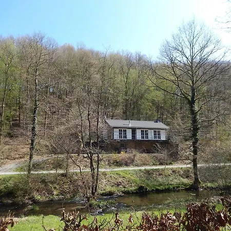 Spacious Chalet With Sauna In Daverdisse Bruselas