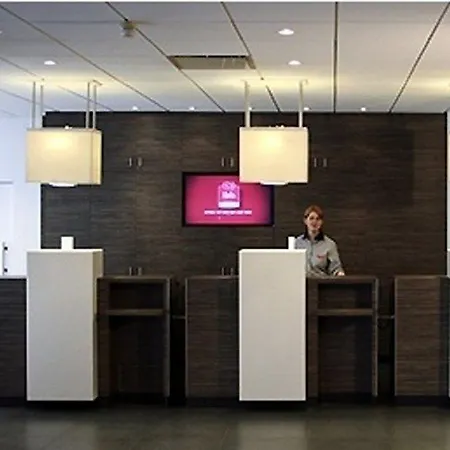 מלון Ibis Centre 3*