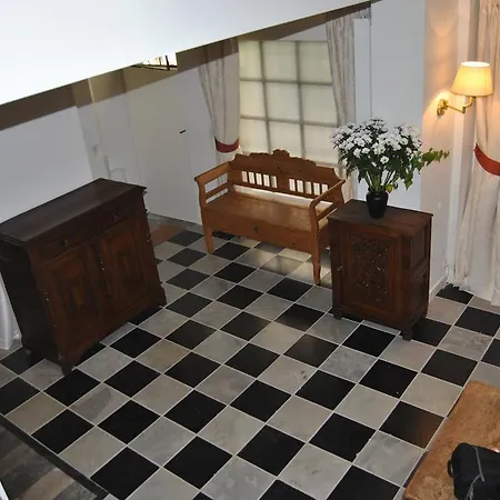 Apartment Chien Marin