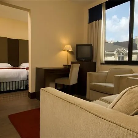 Nh Louise Hotel 4*