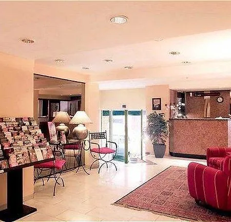 9hotel Chelton Hotel