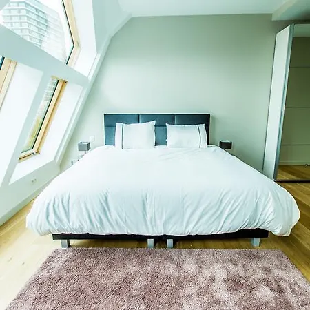 Apartment 3 Bedrooms Penthouse/ Terrace Louise *