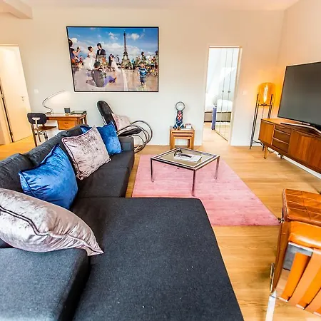 Apartment 3 Bedrooms Penthouse/ Terrace Louise *