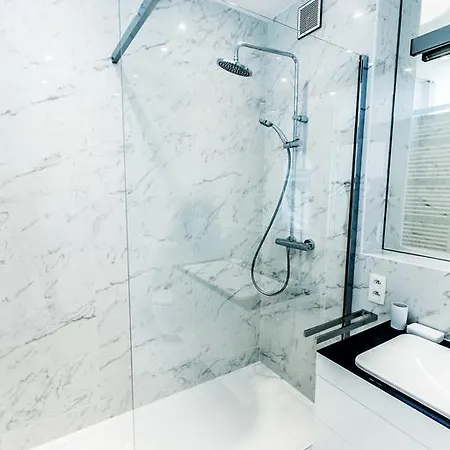 3 Bedrooms Penthouse/ Terrace Louise * Brussels