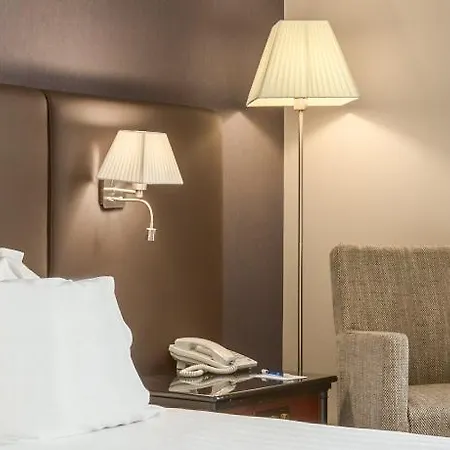 Nh Carrefour De L’europe Hotel 4*