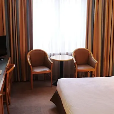 Husa Cascade 4*