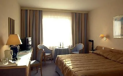 Husa Cascade Hotel