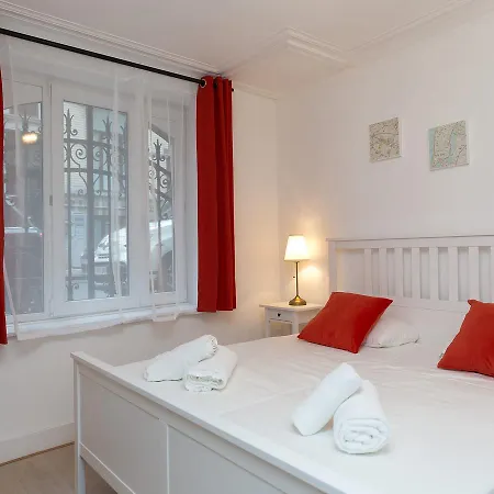 Lantsheere Halldis Apartamento *
