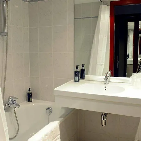 9hotel Chelton
