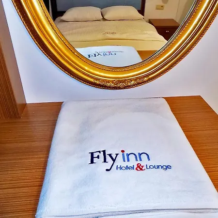 Alojamento de Acomodação e Pequeno-almoço Fly Lounge 3*