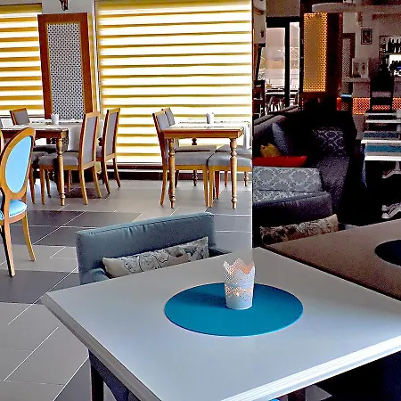 Alojamento de Acomodação e Pequeno-almoço Fly Lounge