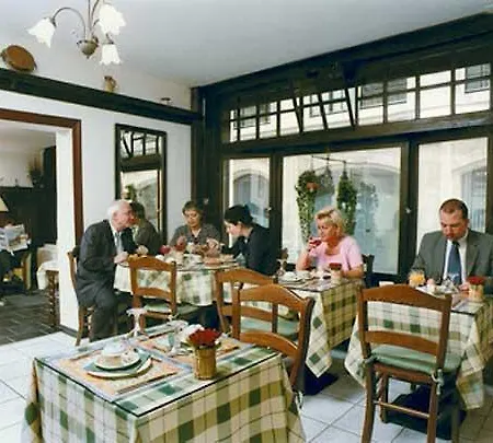 Floris Hotel Grand Place فندق