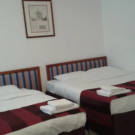 Holidays Midi Albergue Bruxelas