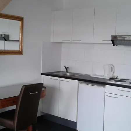 Holidays Midi Albergue *