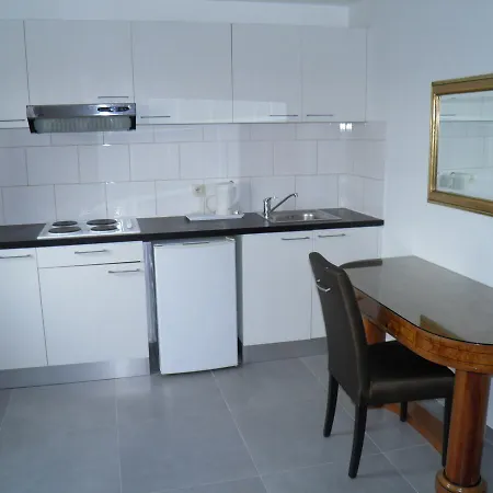Holidays Midi Albergue *