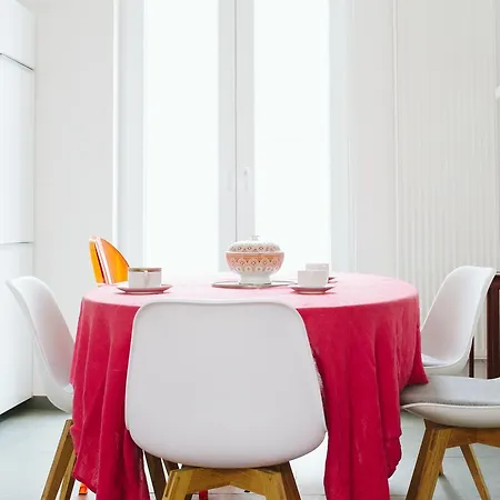 36 Bed and breakfast