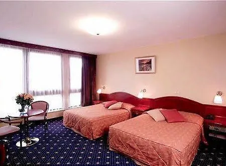 9hotel Chelton Hotel 3*