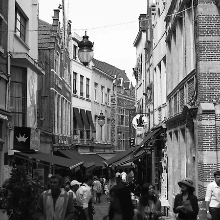Des Galeries 4* Brusel