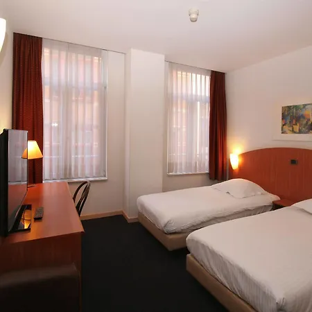 Aris Grand Place Hotel 3*