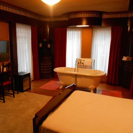 Esperance Hotel