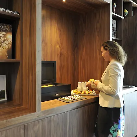 Otel Courtyard By Marriott Eu 4*
