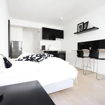 Apartment Chic Suisse Flat - Metro Louise *
