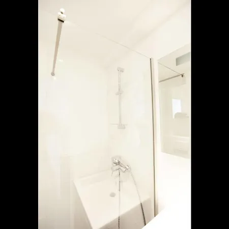 Chic Suisse Flat - Metro Louise Brussels
