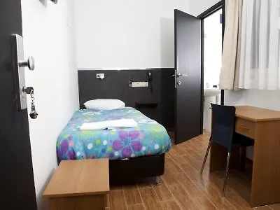 Hotel Barry 2*
