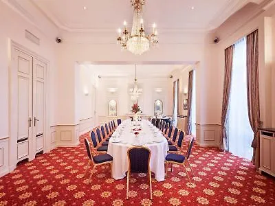 Metropole Hotel