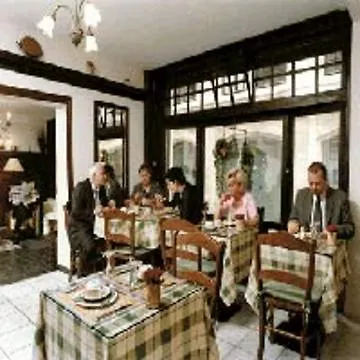 Floris Hotel Grand Place 3*