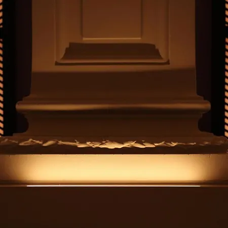 Отель Harmon House - & 4*