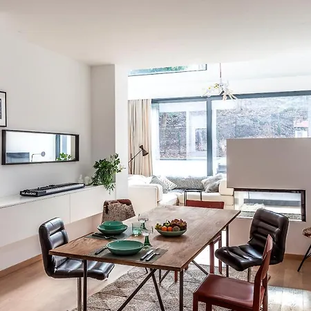 Unit 5 - Trendy Smart Triplex Private Garden & Parking Διαμέρισμα *