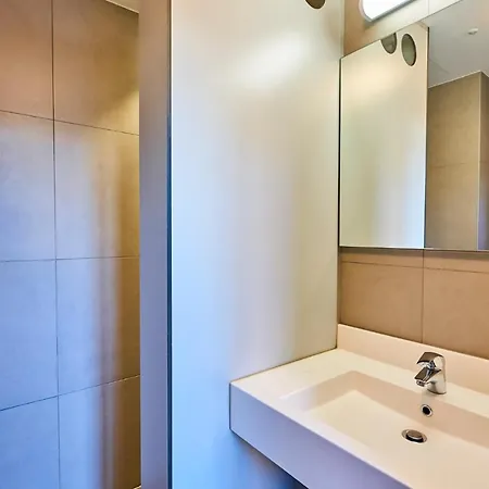 Hostel Hi Jacques Brel