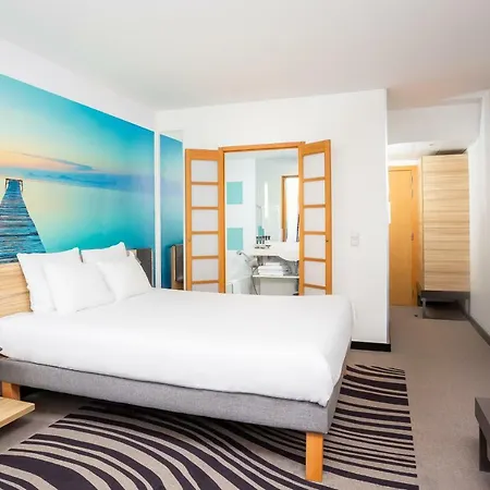 Отель Novotel Off Grand Place Брюссель