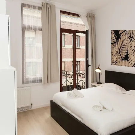 Lantsheere Halldis Apartamento *