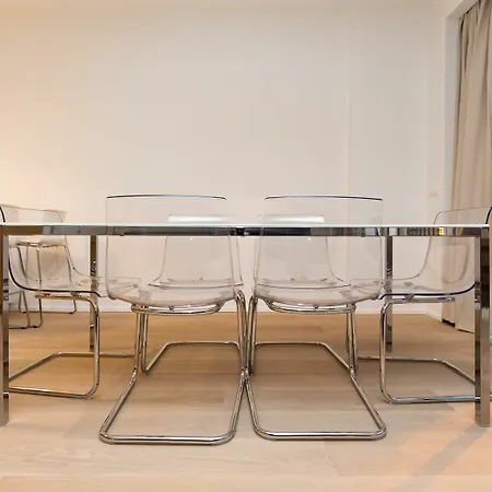 Louise Vleurgat Apartment *