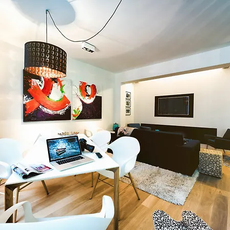 Charles Home - Grand Place Aparthotel Aparthotel