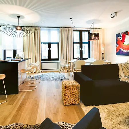 Charles Home - Grand Place Aparthotel Brussels