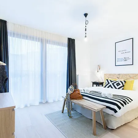 Sweet -eu Commission Appartement *