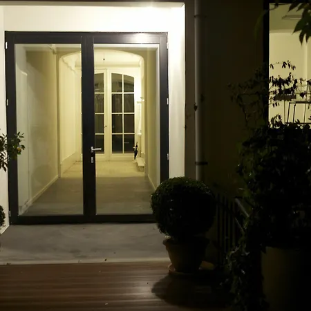 Living In Brusel, Urban