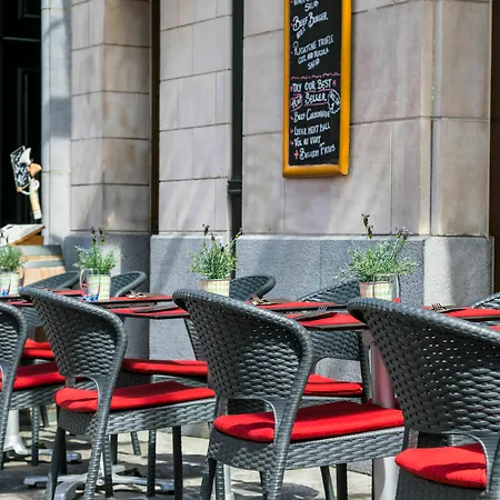 Warwick Grand-place Otel