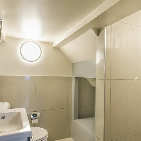Otel Agora Grand Place 3*