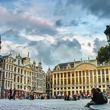 Grand Place, Only 3 Min Walk, 80M Beautiful Apartment