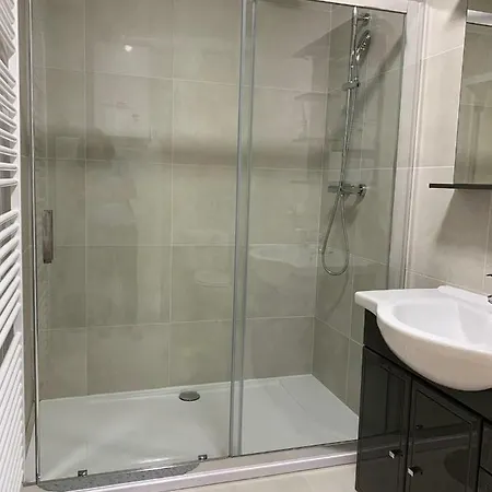 Apartament Modern First Floor Bruksela